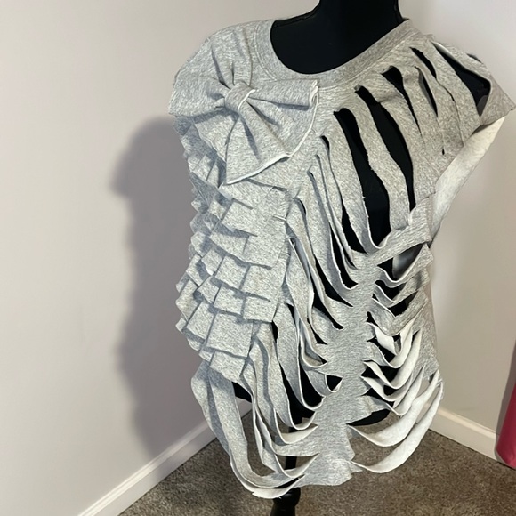 Custom Designed Sleeveless Sweatshirt Size XL - Picture 1 of 4